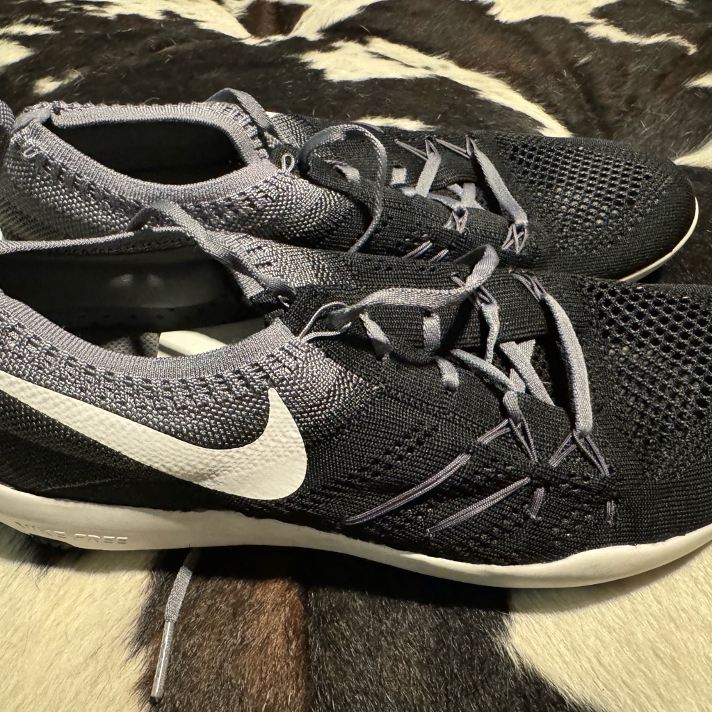 Like New Nike Flyknit Black And Gray, Size 10